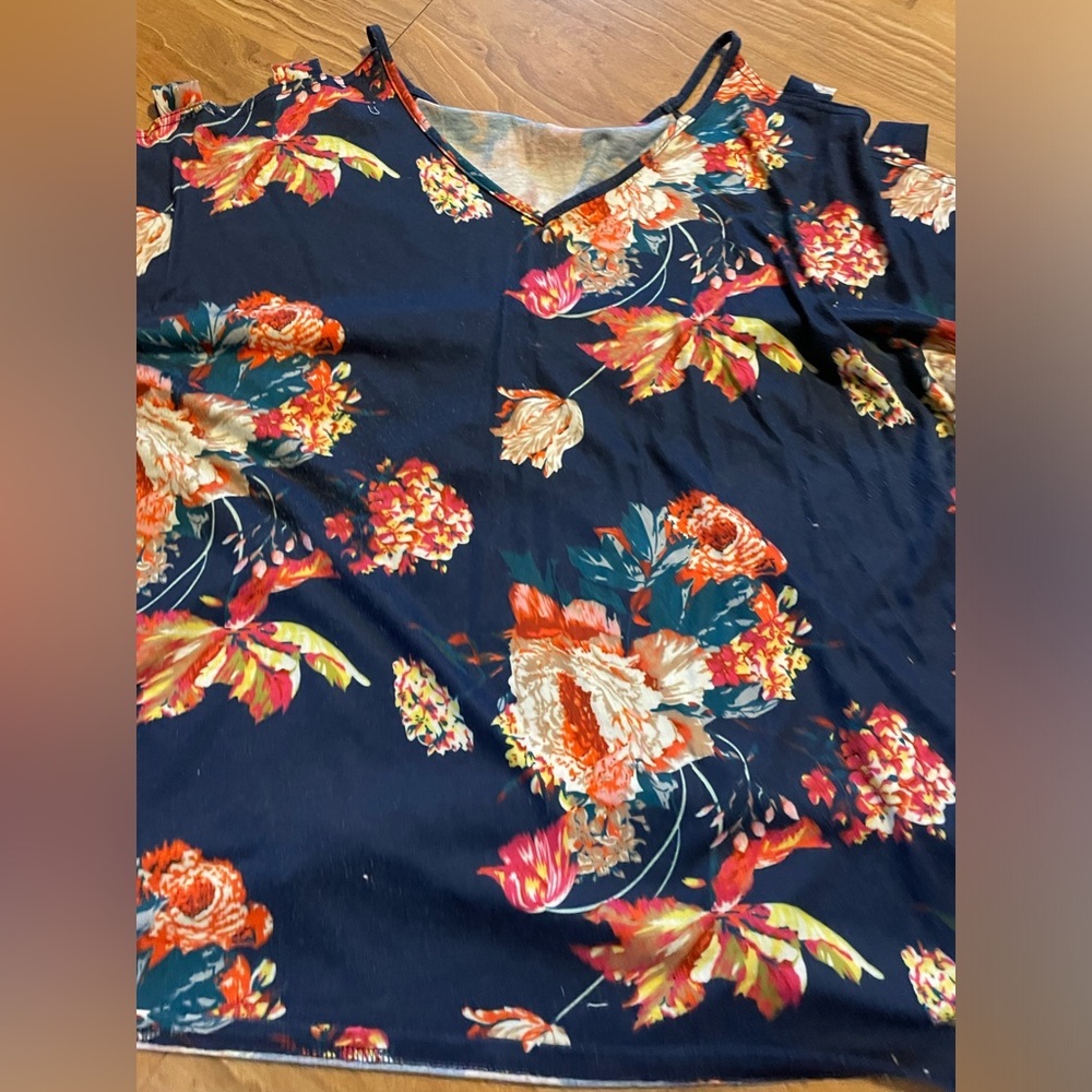 Women’s flower Blue dress top with slits in sleeve-2xl